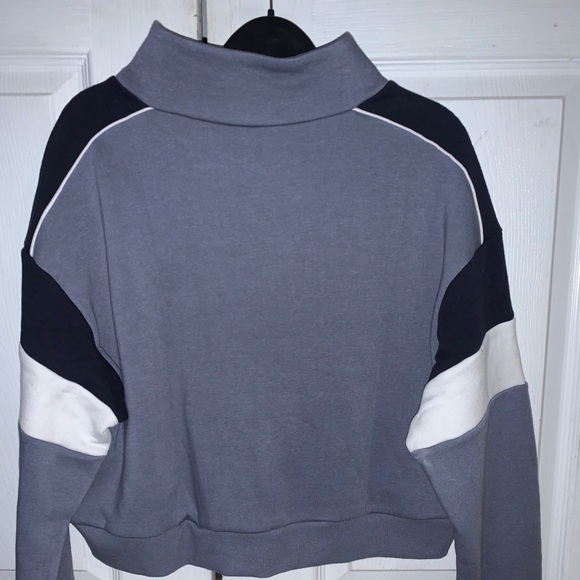 sweatshirt - Picture 2 of 2